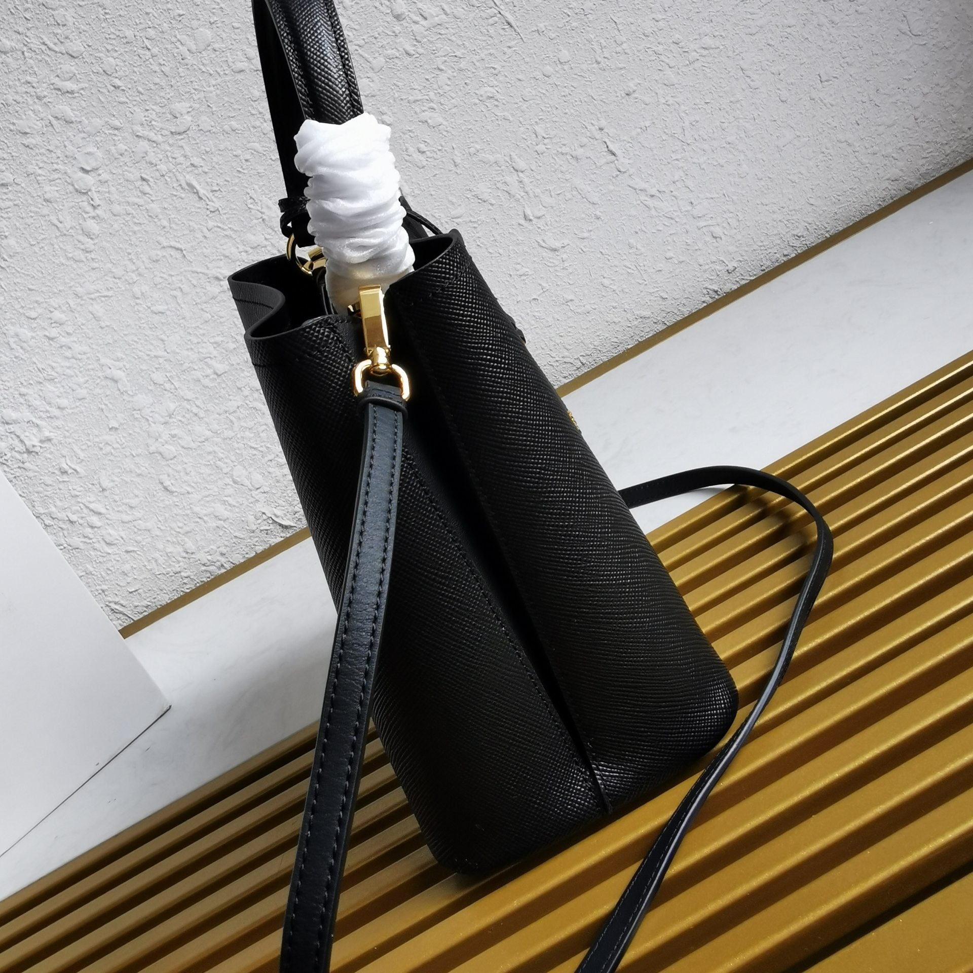 ＰＲＤＡ MEDIUM SAFFIANO LEATHER PRDA PANIER BAG BLACK