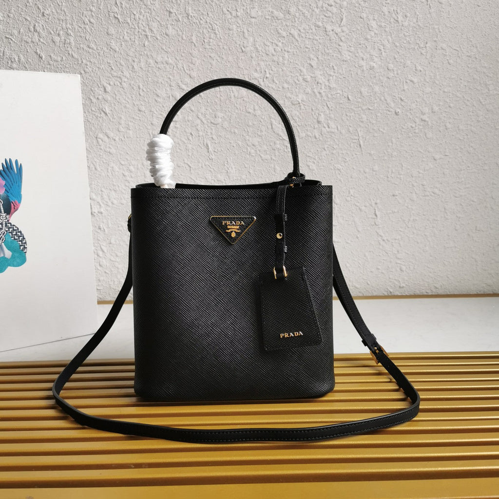 ＰＲＤＡ MEDIUM SAFFIANO LEATHER PRDA PANIER BAG BLACK