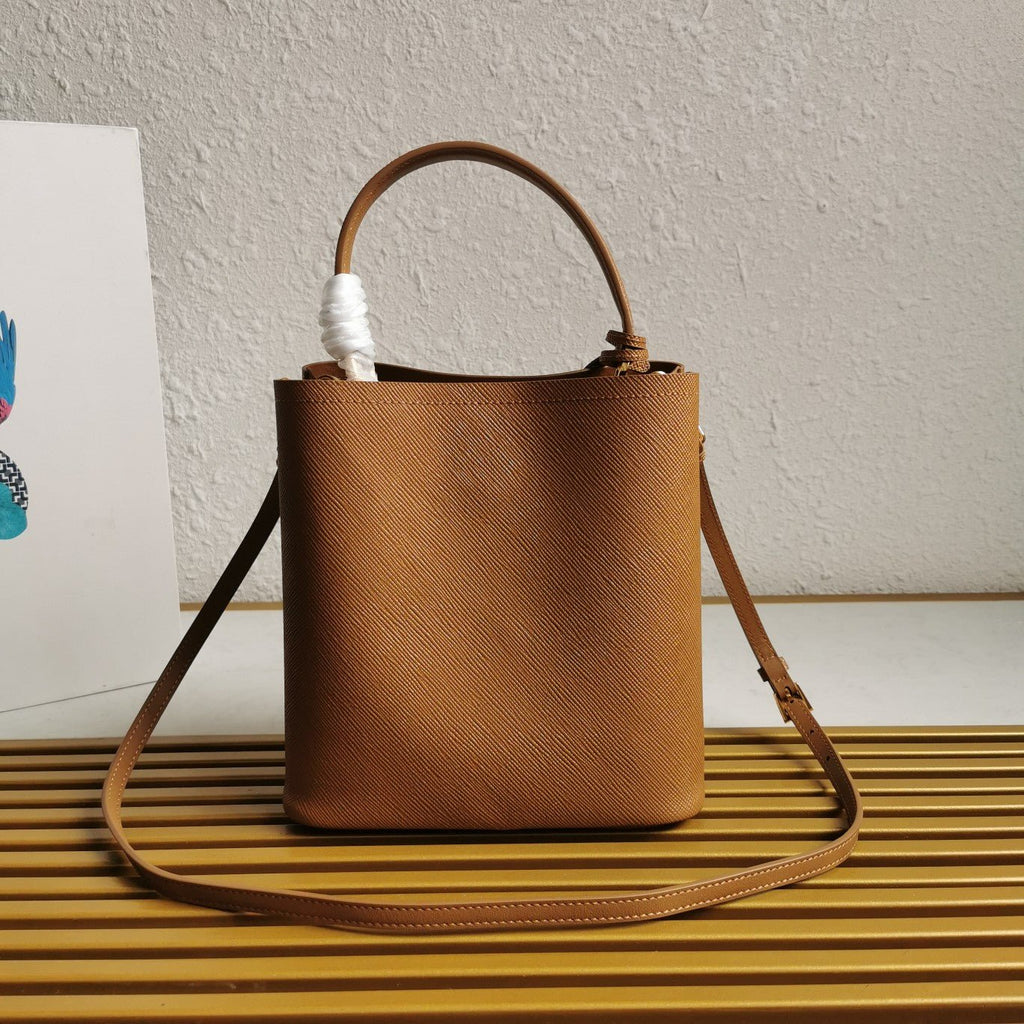 ＰＲＤＡ MEDIUM SAFFIANO LEATHER PRDA PANIER BAG CARAMEL