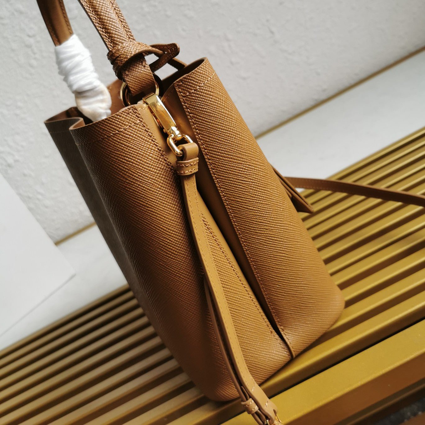 ＰＲＤＡ MEDIUM SAFFIANO LEATHER PRDA PANIER BAG CARAMEL