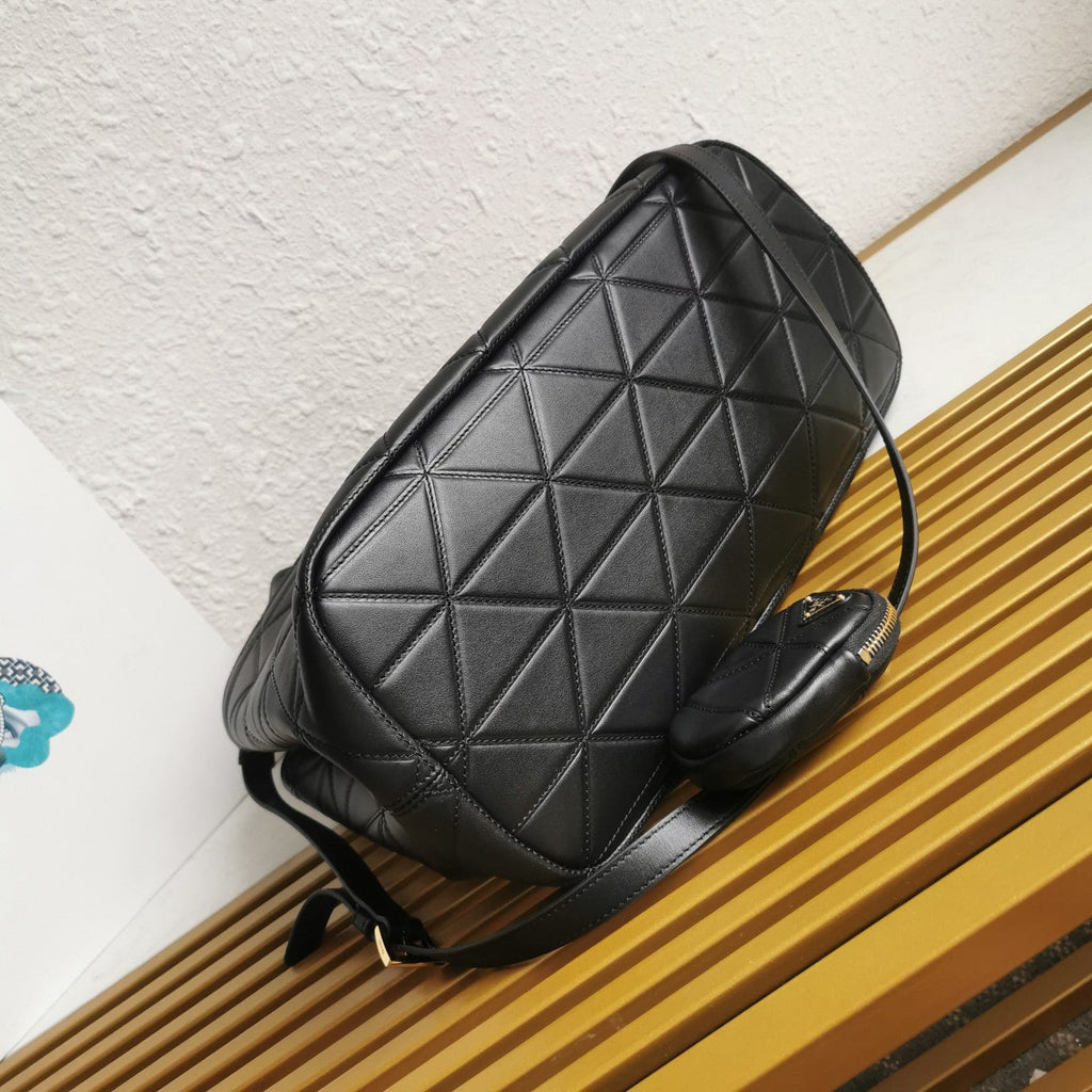 ＰＲＤＡ PADDED RE-NYLON BAG LARGE BLACK