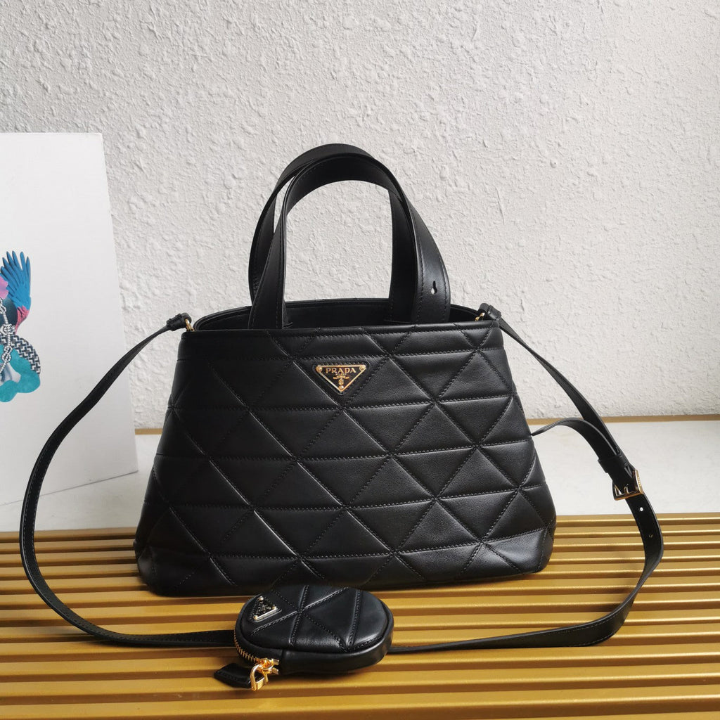 ＰＲＤＡ PADDED RE-NYLON BAG MEDIUM BLACK