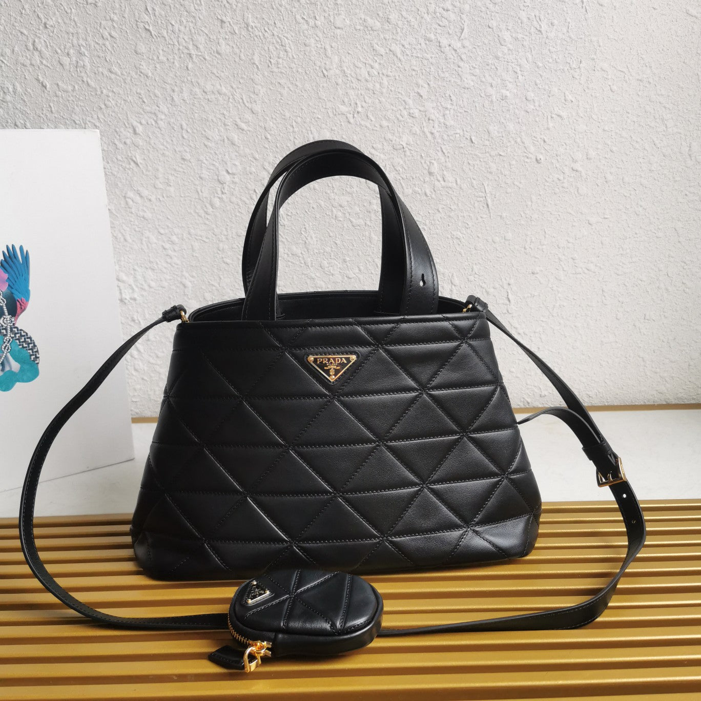 ＰＲＤＡ PADDED RE-NYLON BAG MEDIUM BLACK