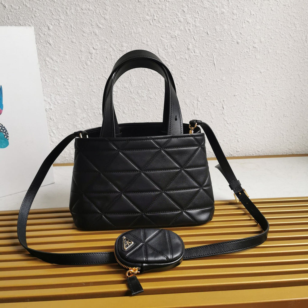 ＰＲＤＡ PADDED RE-NYLON BAG SMALL BLACK