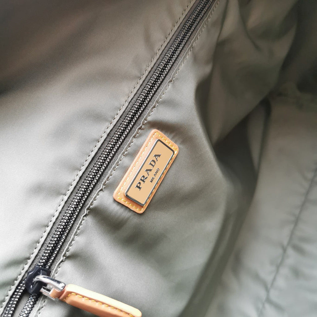 ＰＲＤＡ RE-NYLON AND LEATHER DUFFEL BAG IVY GREEN