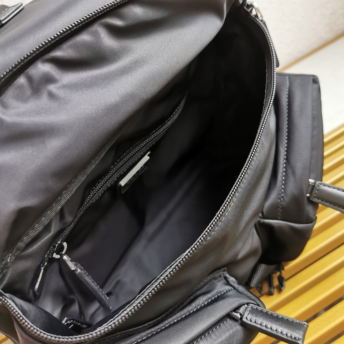 ＰＲＤＡ RE-NYLON AND LEATHER SHOULDER BAG BLACK