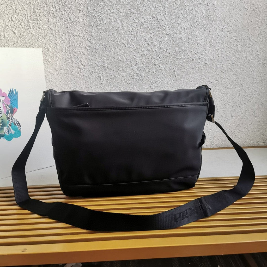 ＰＲＤＡ RE-NYLON AND LEATHER SHOULDER BAG BLACK LARGE
