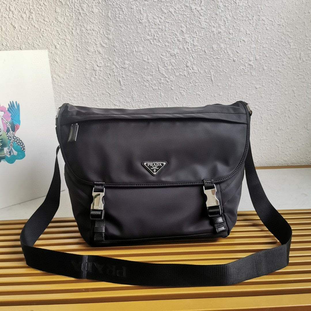 ＰＲＤＡ RE-NYLON AND LEATHER SHOULDER BAG BLACK LARGE
