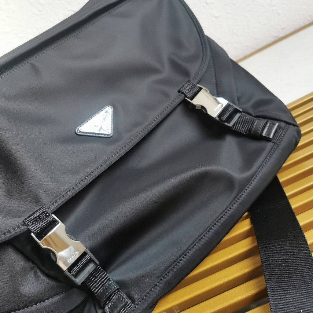 ＰＲＤＡ RE-NYLON AND LEATHER SHOULDER BAG BLACK LARGE