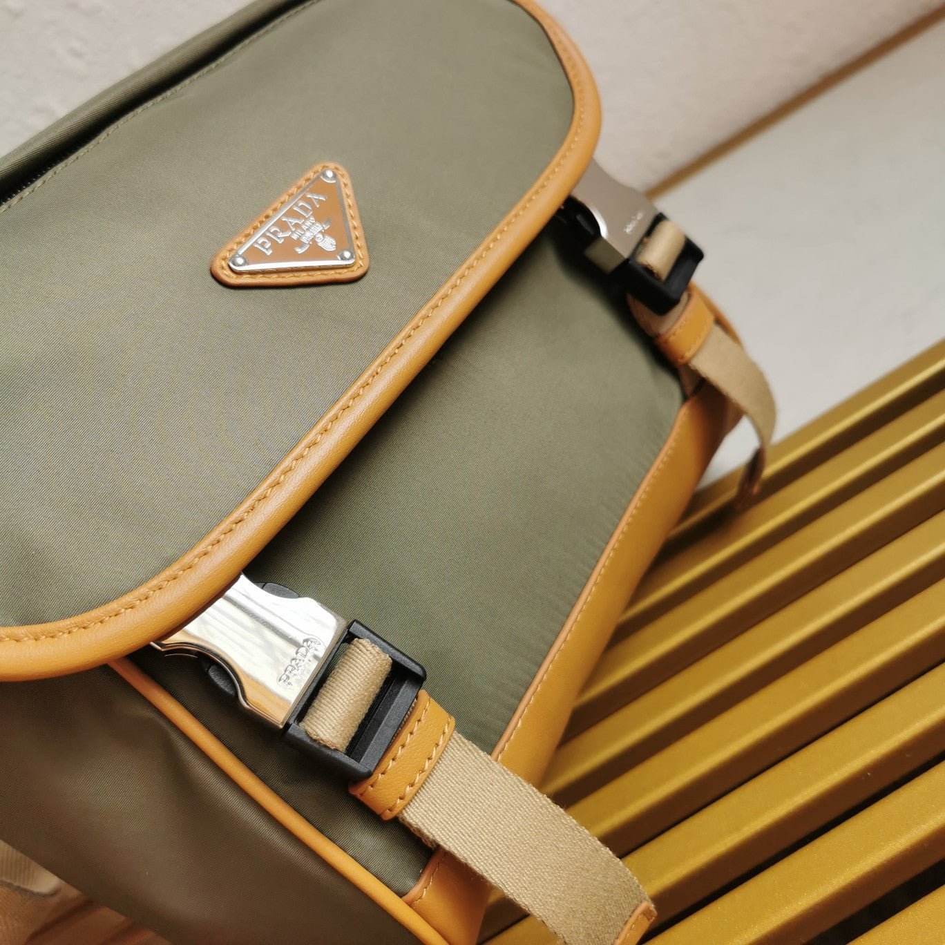 ＰＲＤＡ RE-NYLON AND LEATHER SHOULDER BAG MEDIUM