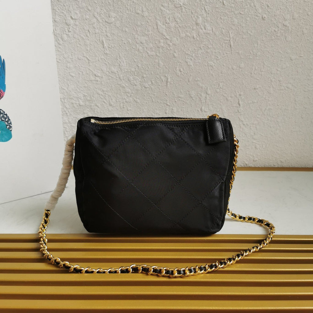 ＰＲＤＡ RE-NYLON CROSSBODY BAG