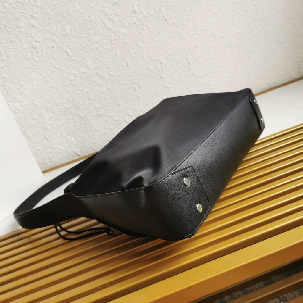 ＰＲＤＡ RE-NYLON TOTE BAG