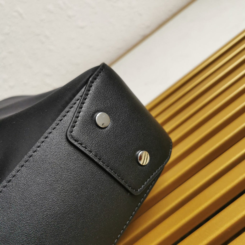 ＰＲＤＡ RE-NYLON TOTE BAG