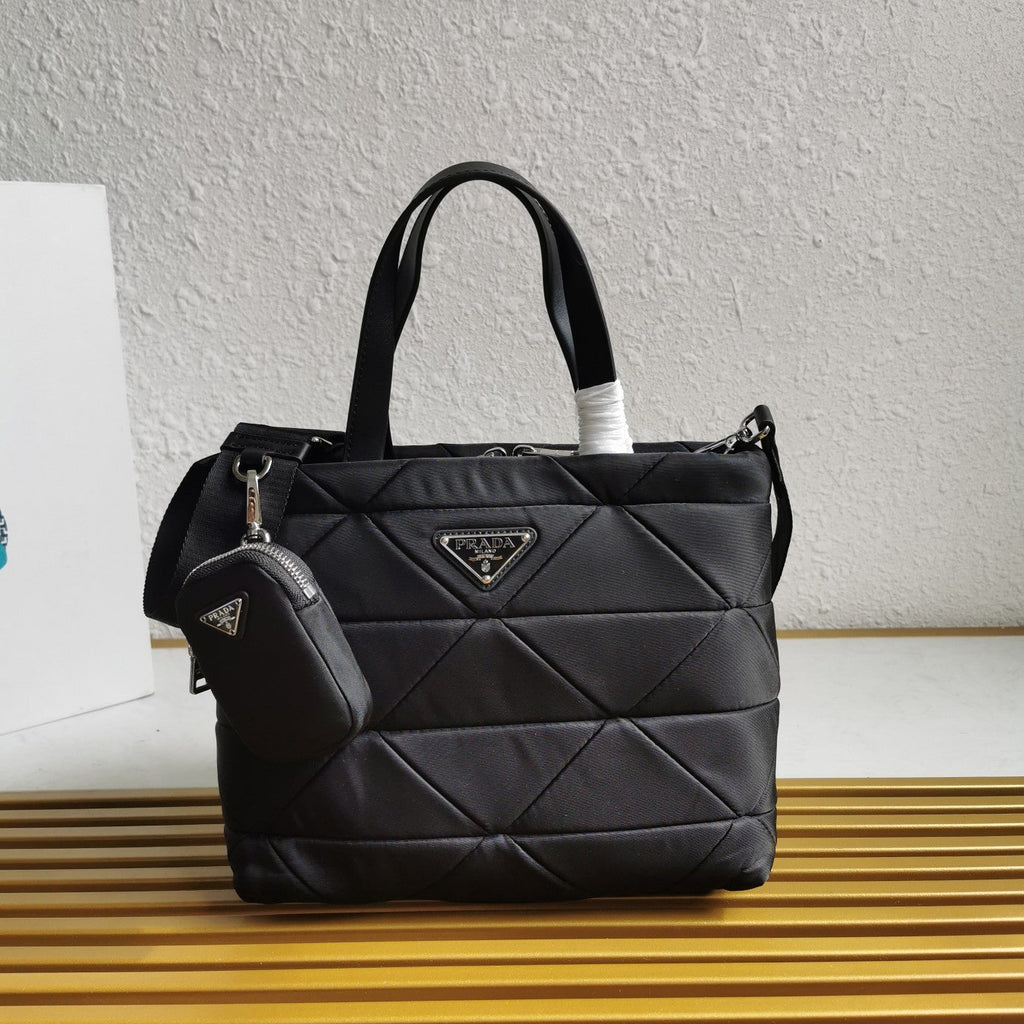 ＰＲＤＡ RE-NYLON TOTE BAG