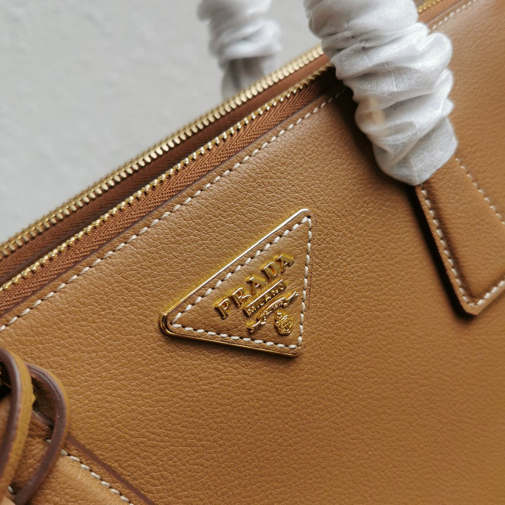 ＰＲＤＡ SMALL PRDA GALLERIA SAFFIANO LEATHER BAG
