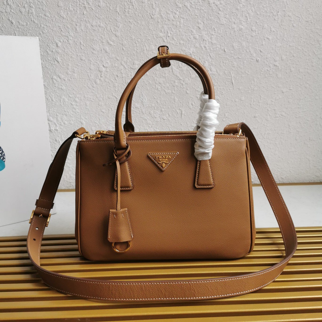 ＰＲＤＡ SMALL PRDA GALLERIA SAFFIANO LEATHER BAG