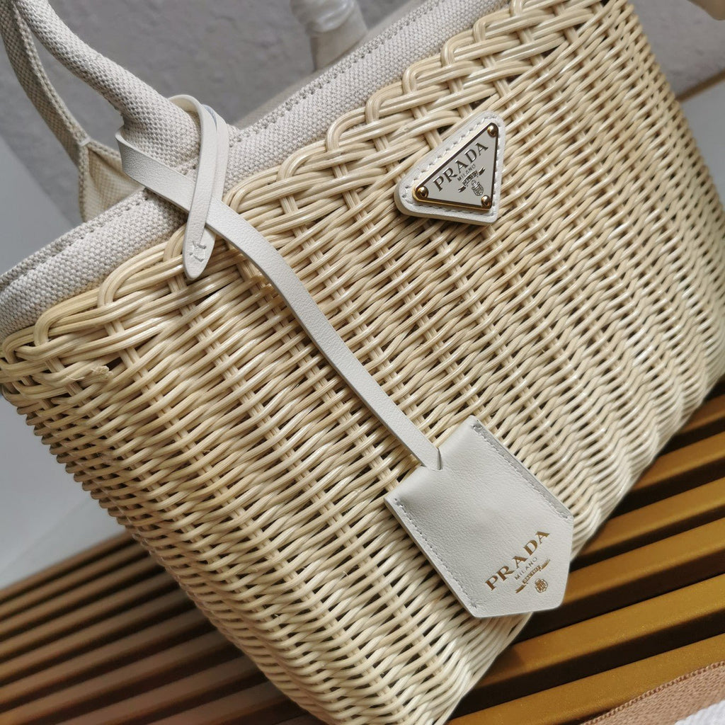 ＰＲＤＡ WICKER AND LINEN BLEND TOTE BAG MEDIUM