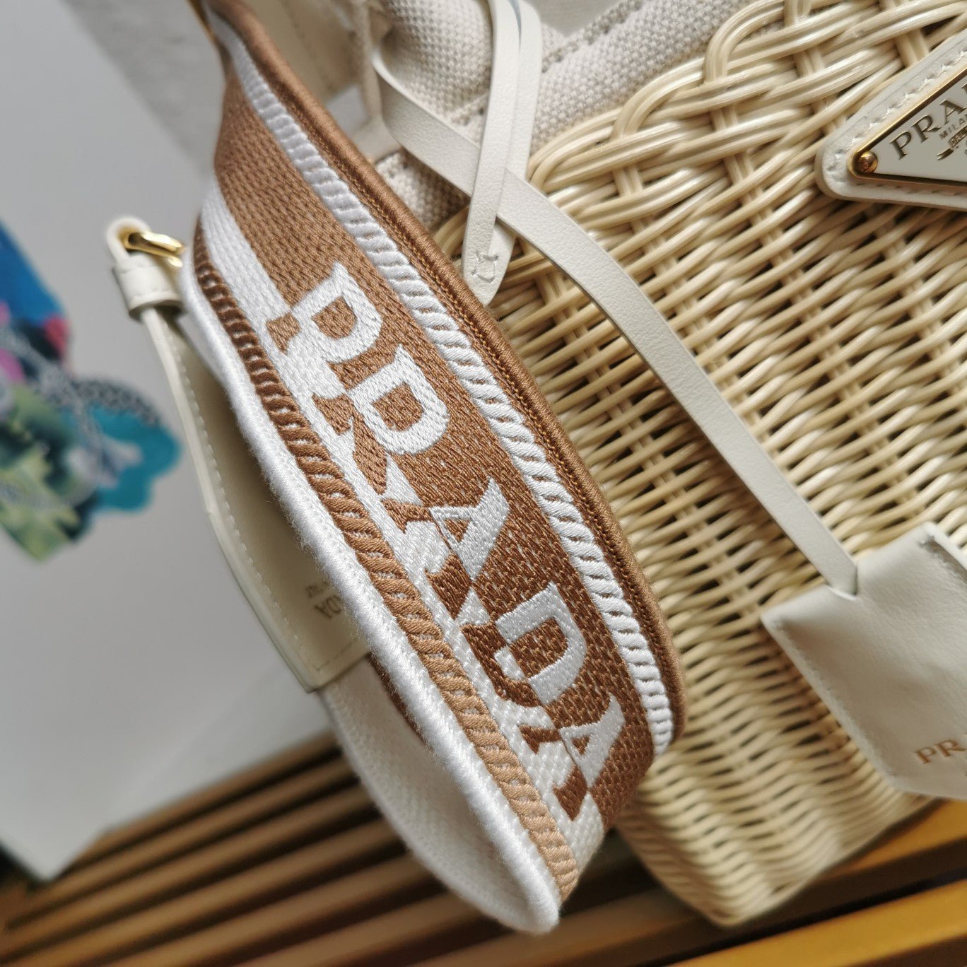 ＰＲＤＡ WICKER AND LINEN BLEND TOTE BAG MEDIUM