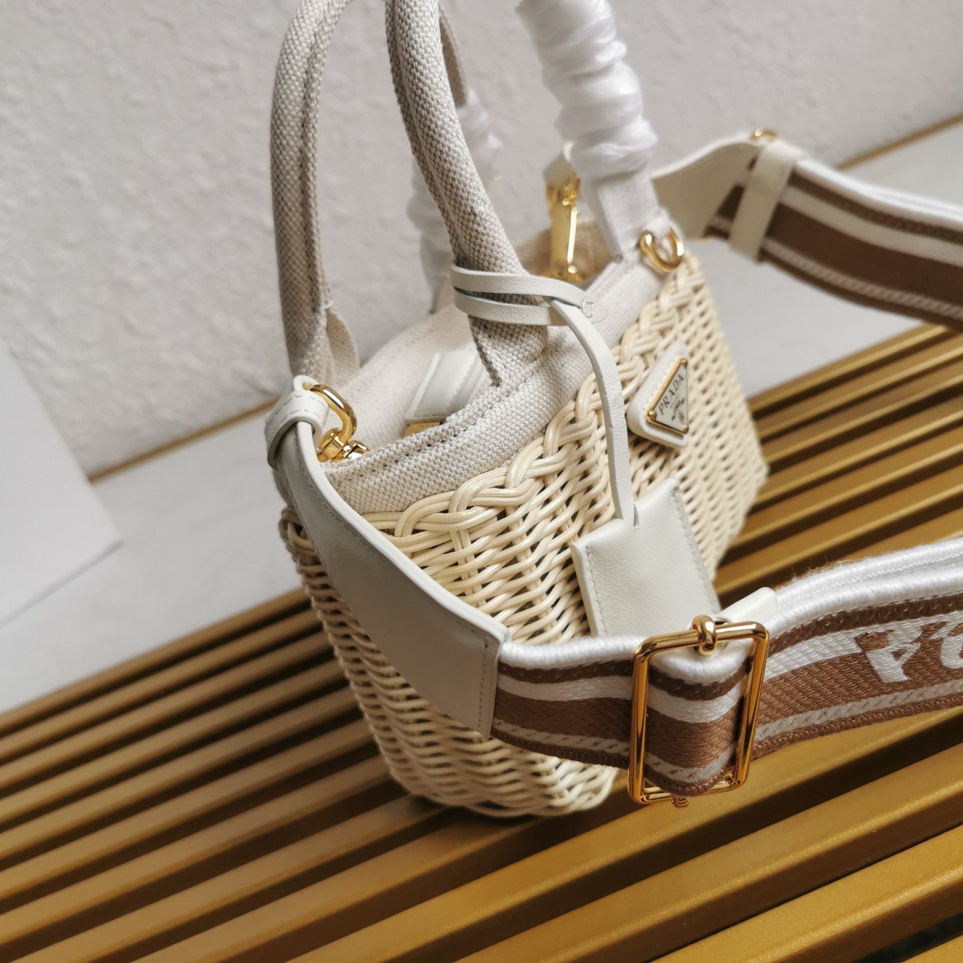 ＰＲＤＡ WICKER AND LINEN BLEND TOTE BAG MINI