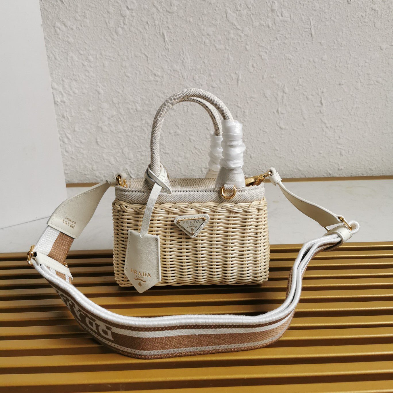 ＰＲＤＡ WICKER AND LINEN BLEND TOTE BAG MINI