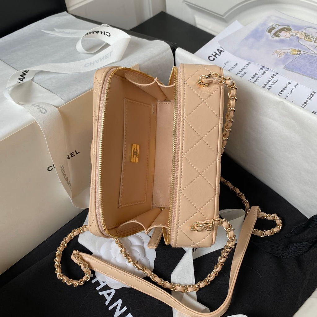 ＣＨＮＥＬCAMERA BAG BUFF