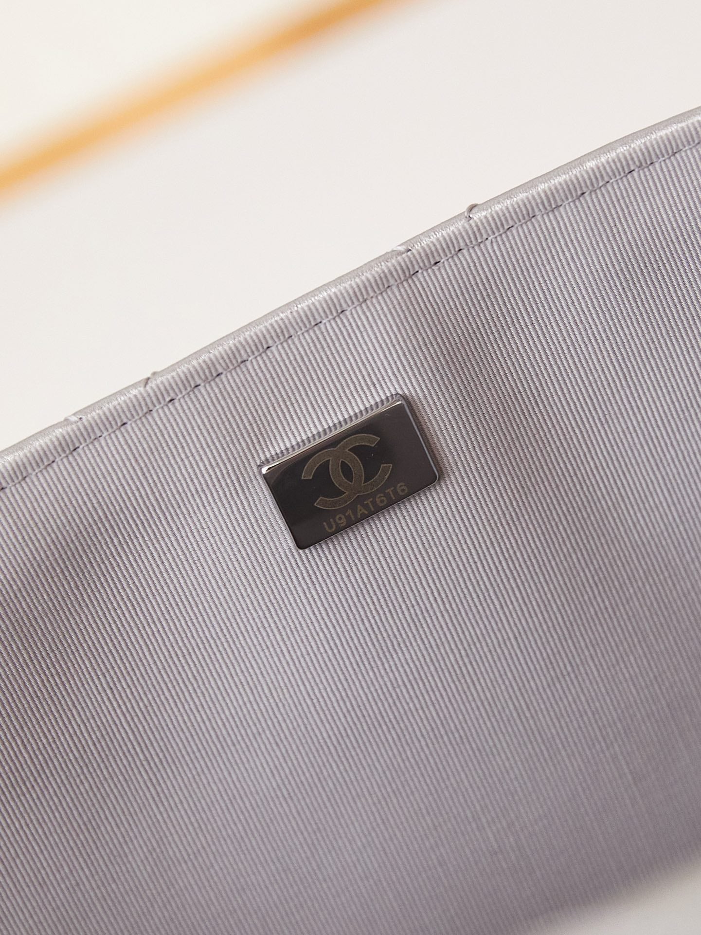 ＣＨＮＥＬFLAP SHOULDER BAG SILVER