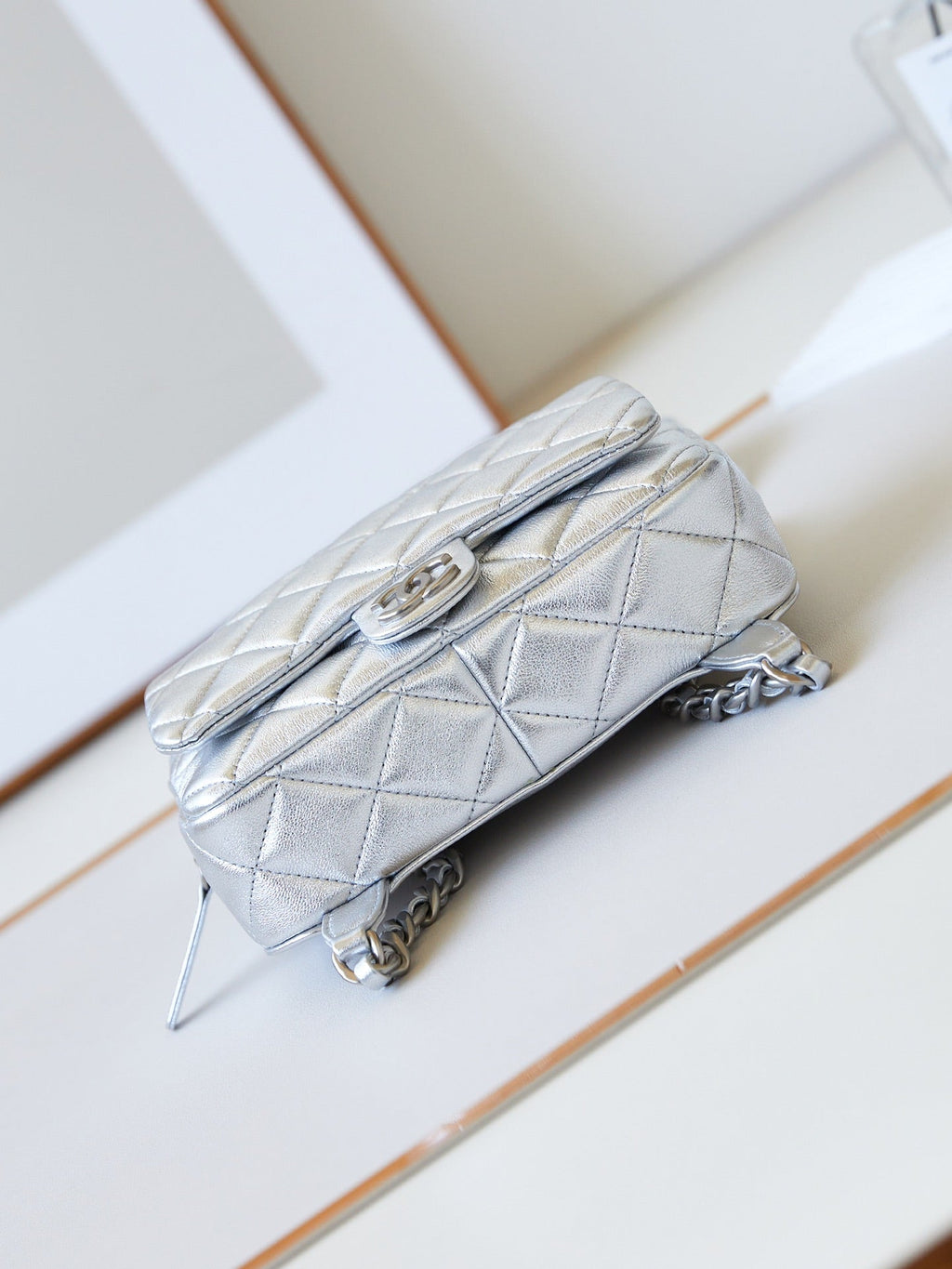 ＣＨＮＥＬSMALL DOUBLE-FLAP SHOULDER BAG SILVER