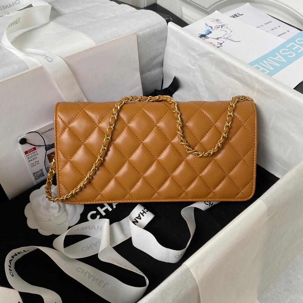 ＣＨＮＥＬCLASSIC WALLET ON CHAIN BROWN