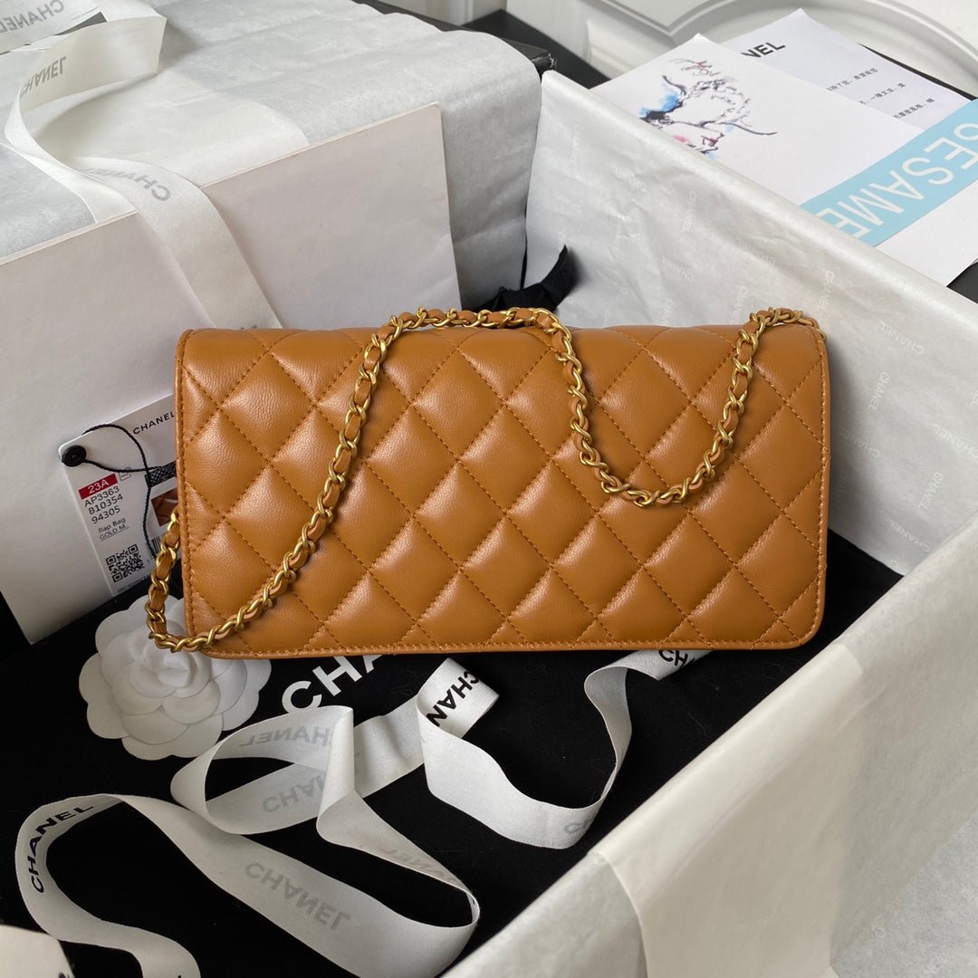 ＣＨＮＥＬCLASSIC WALLET ON CHAIN BROWN
