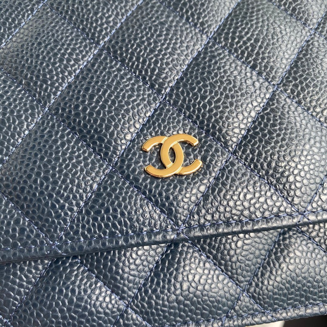 ＣＨＮＥＬCLASSIC WALLET ON CHAIN BLUE