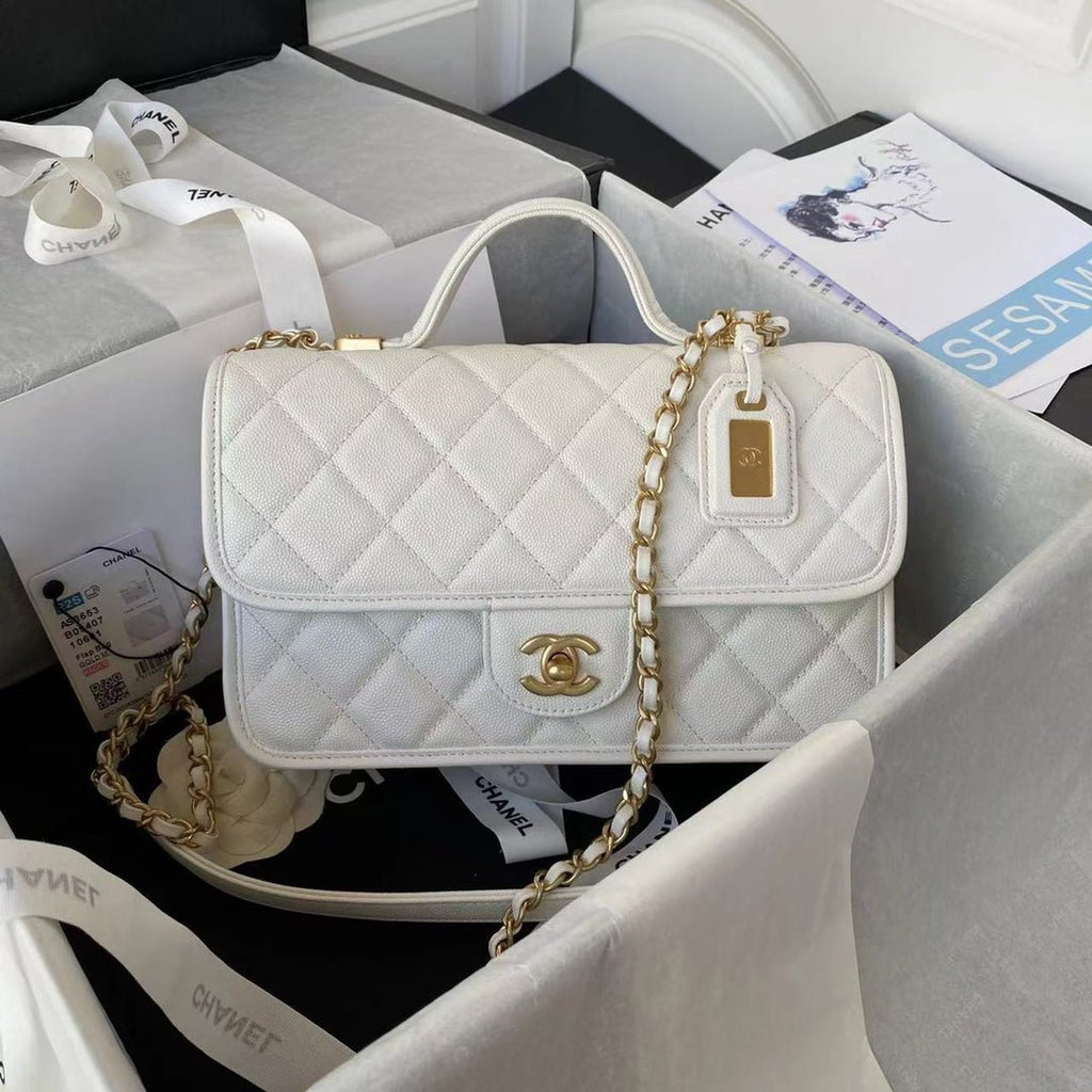 ＣＨＮＥＬ FLAP BAG WITH TOP HANDLE WHITE