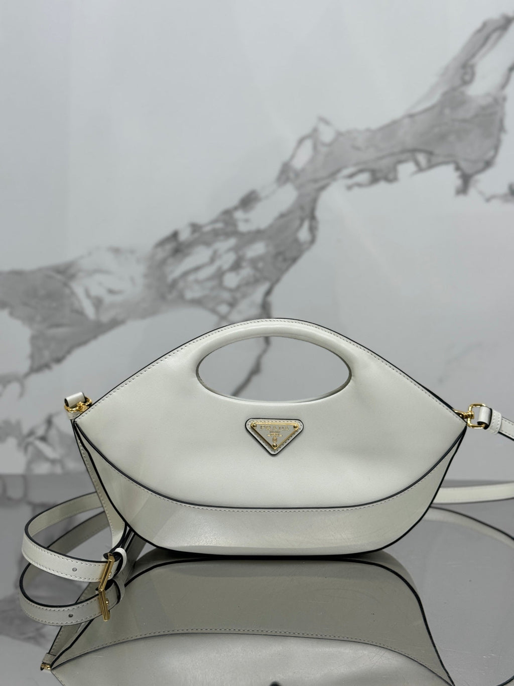 ＰＲＤＡ LEATHER TOTE BAG WHITE