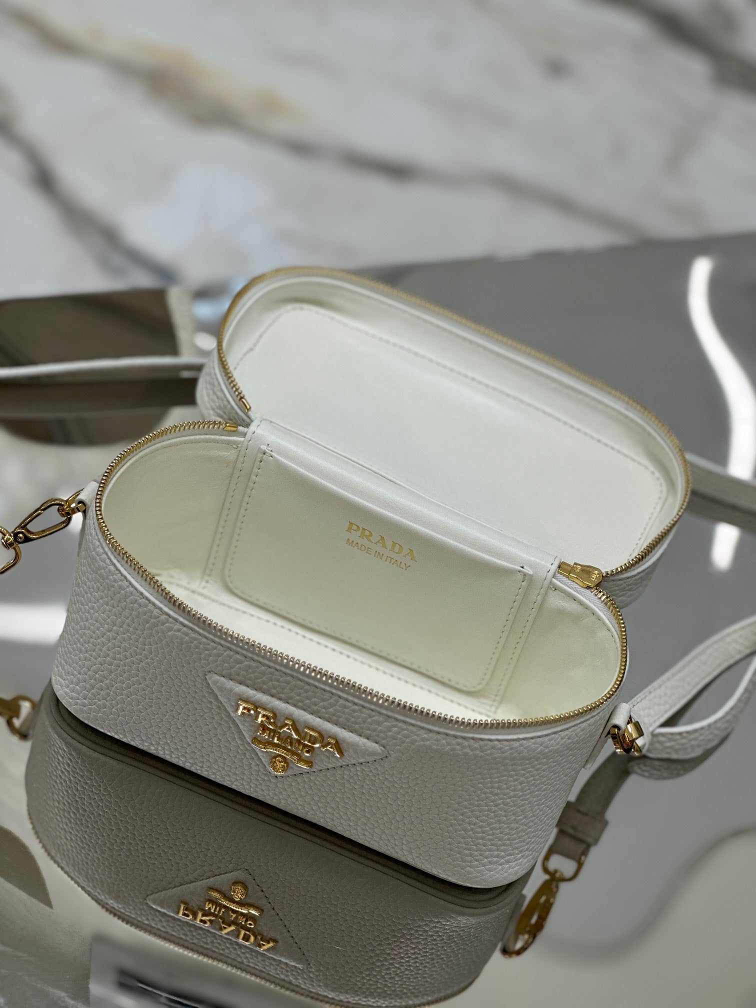 ＰＲＤＡ LEATHER MINI BAG WHITE