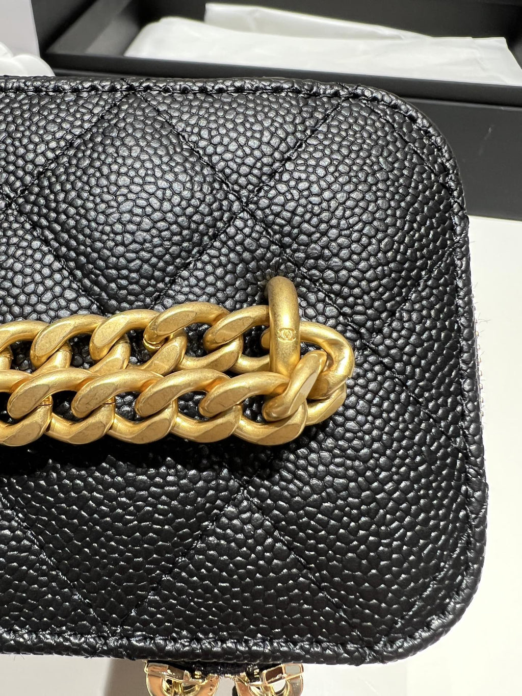 ＣＨＮＥＬHEART BALL BOX BAG BLACK