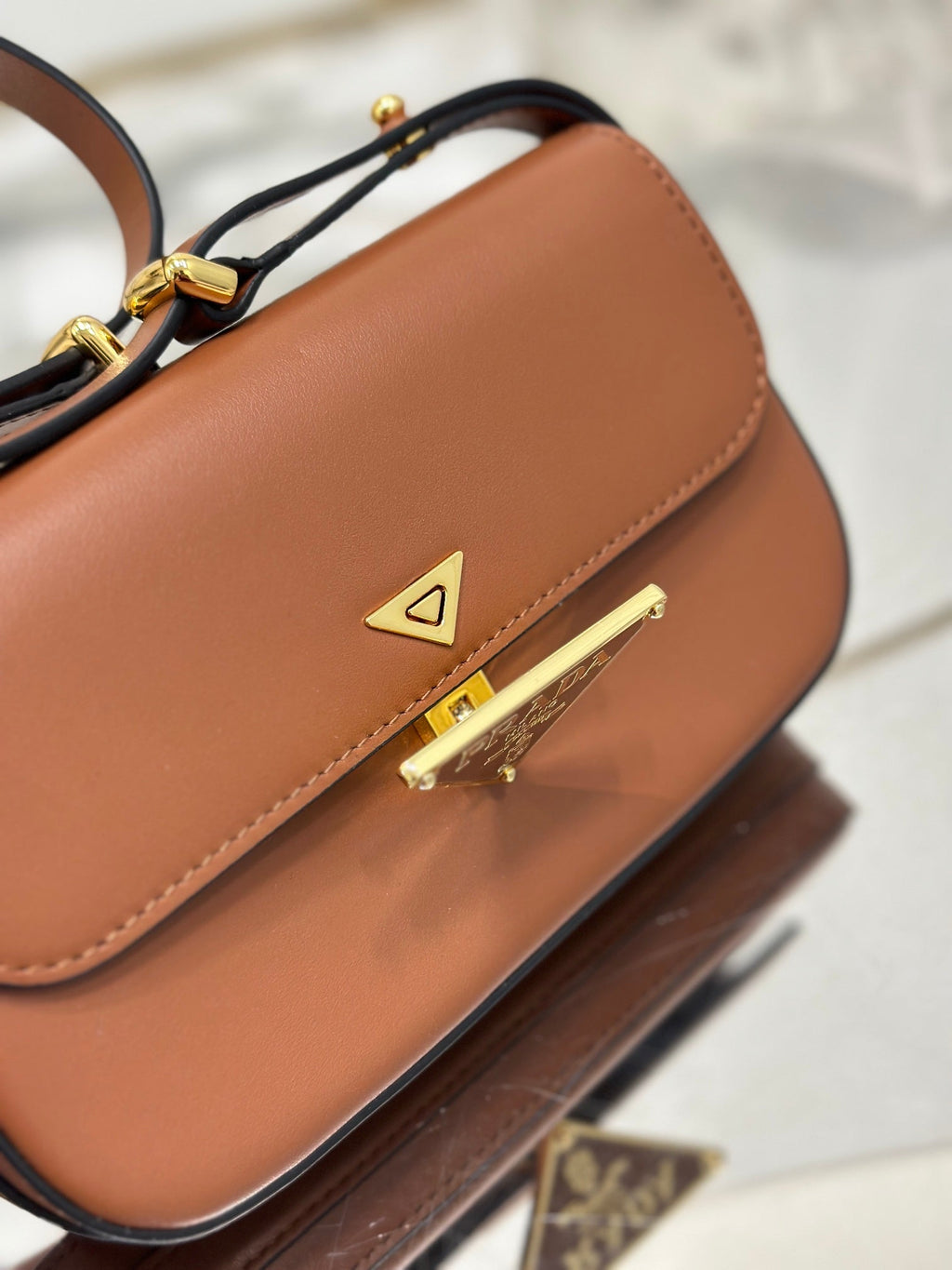 ＰＲＤＡ LEATHER SHOULDER BAG COGNAC