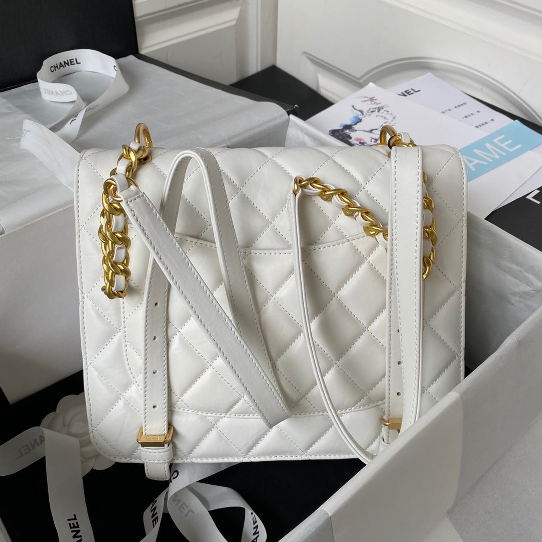 ＣＨＮＥＬCLASSIC FLAP BACKPACK WHITE
