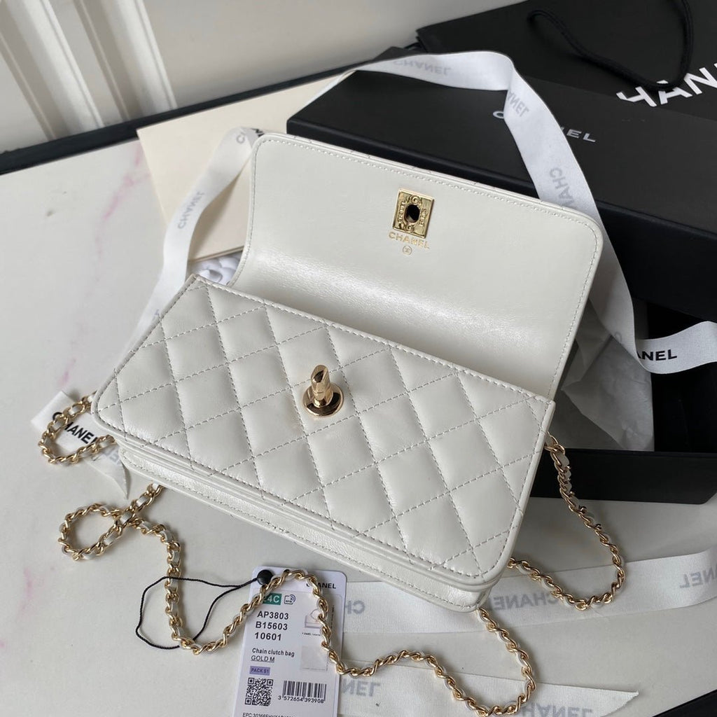 ＣＨＮＥＬCHAIN CLUTCH BAG WHITE