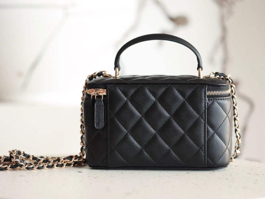 ＣＨＮＥＬCLASSIC TOP HANDLE VANITY CASE
