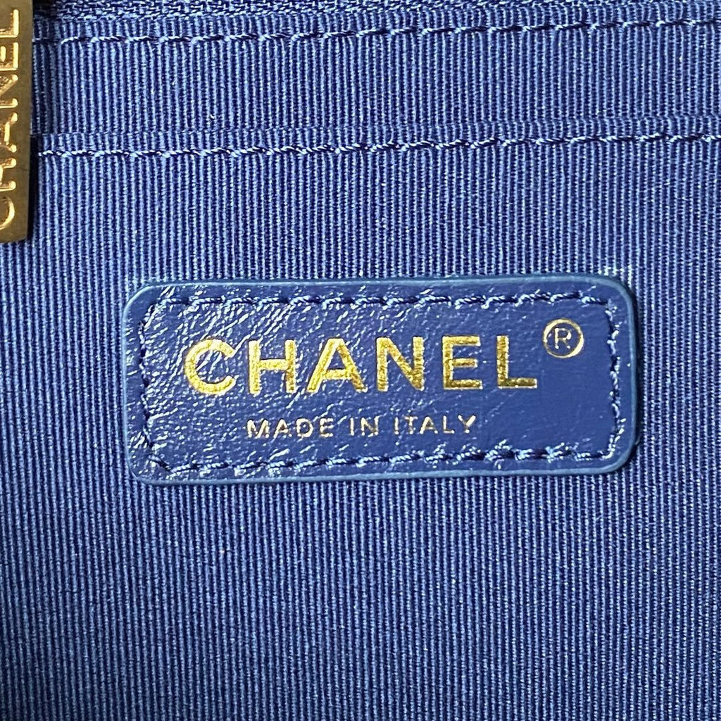 ＣＨＮＥＬSQUARE FLAP BACKPACK BLUE DENIM