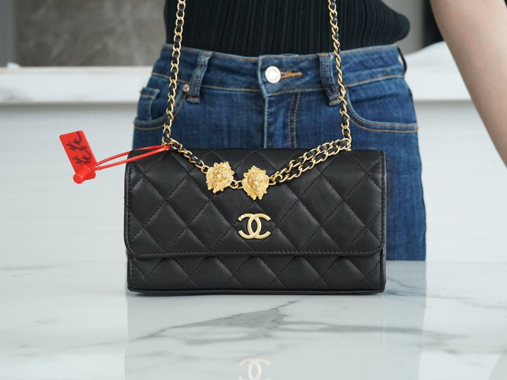 ＣＨＮＥＬHANDMADE MINI CHAIN LION BAG