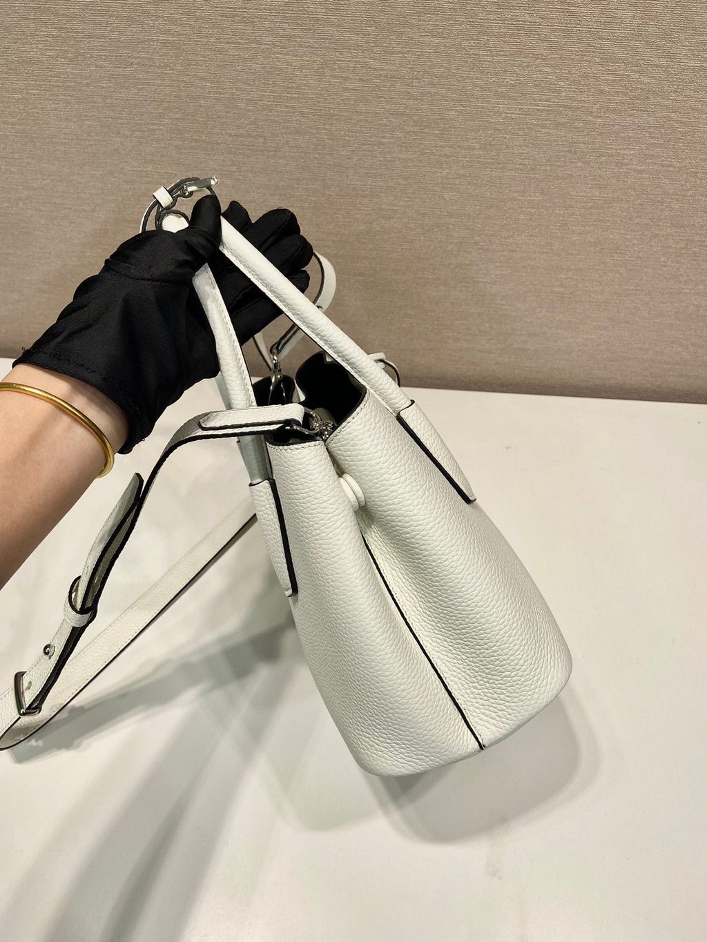 ＰＲＤＡ LEATHER TOTE BAG WHITE