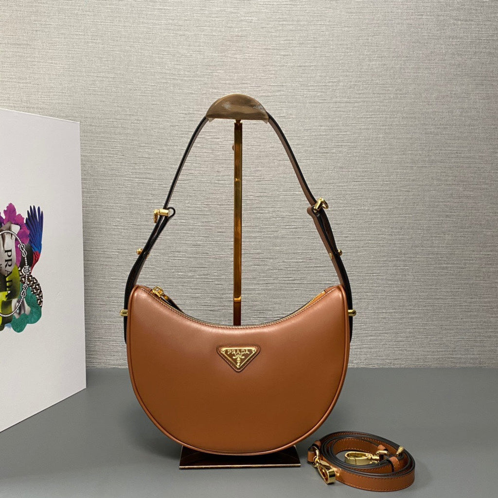 ＰＲＤＡ ARQUÉ SMALL LEATHER SHOULDER BAG COGNAC