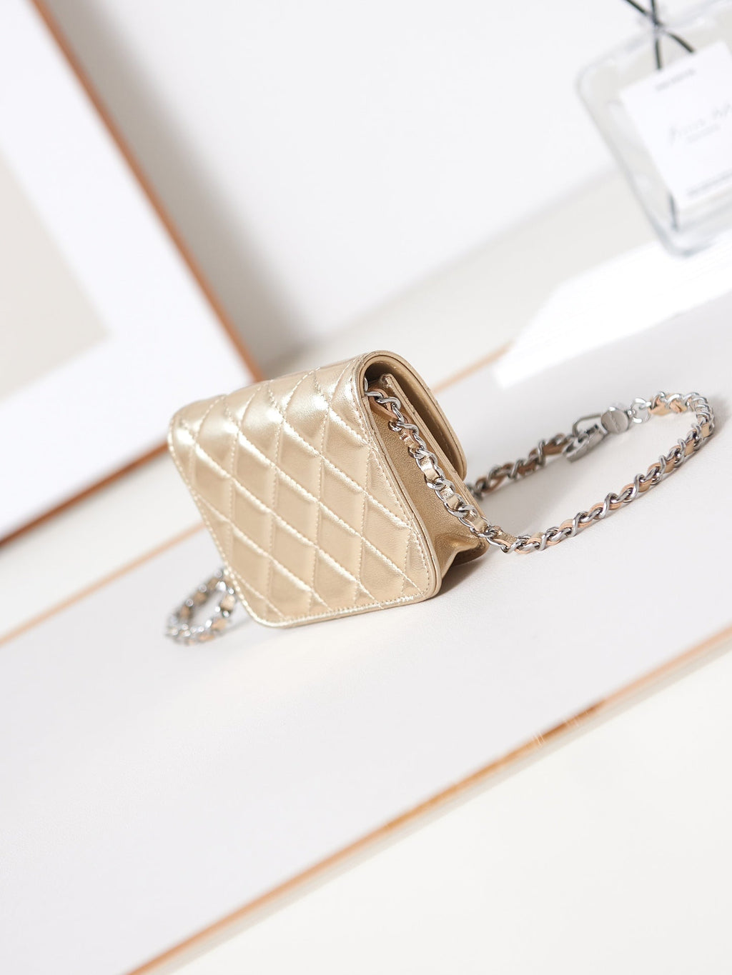 ＣＨＮＥＬSTAR CRYSTAL FLAP BAG GOLDEN