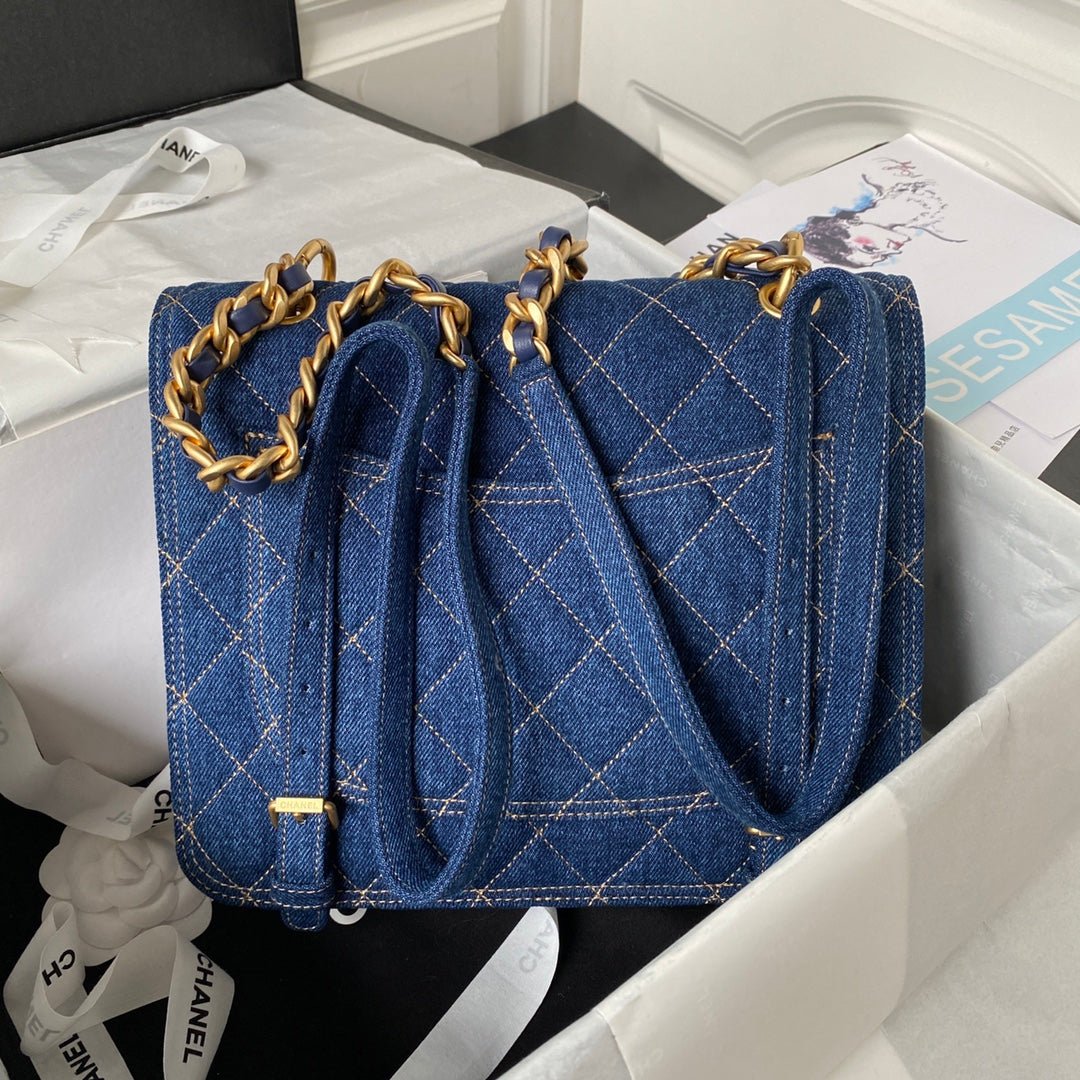 ＣＨＮＥＬSQUARE FLAP BACKPACK BLUE DENIM