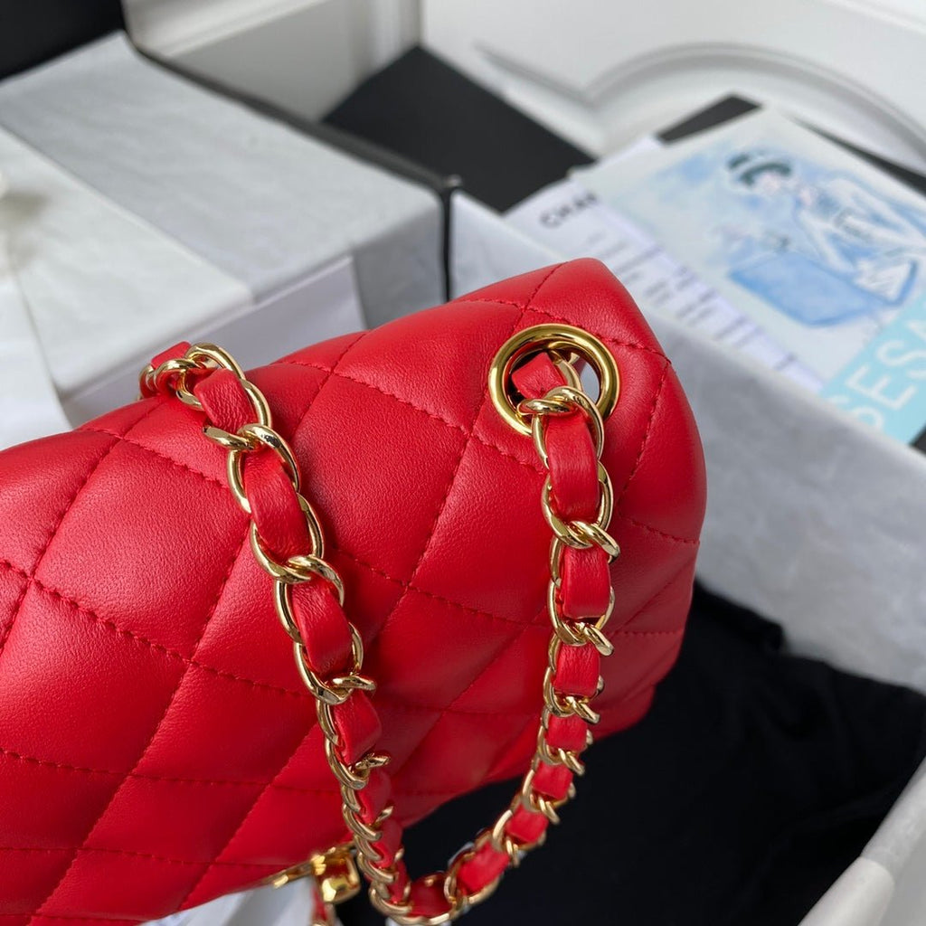 ＣＨＮＥＬCLASSIC FLAP BAG RED
