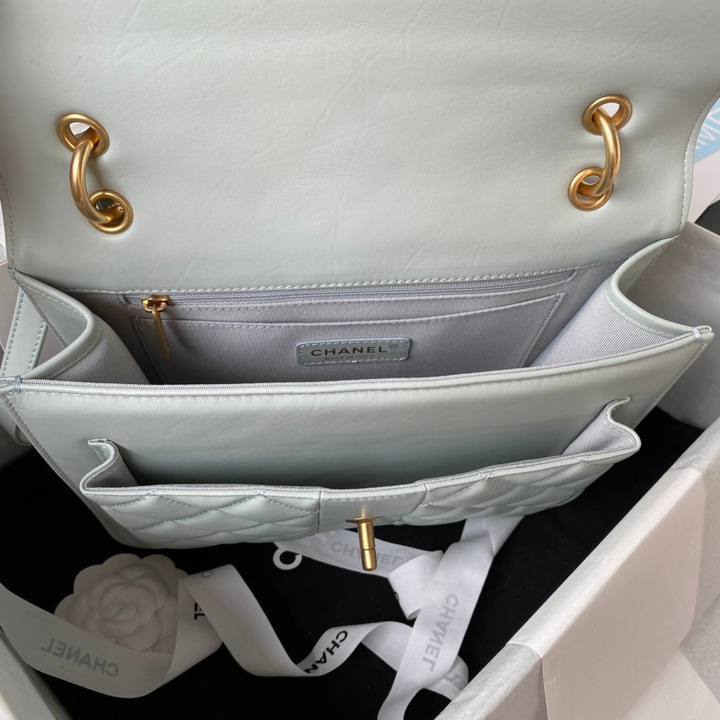 ＣＨＮＥＬCLASSIC FLAP BACKPACK ASH GRAY