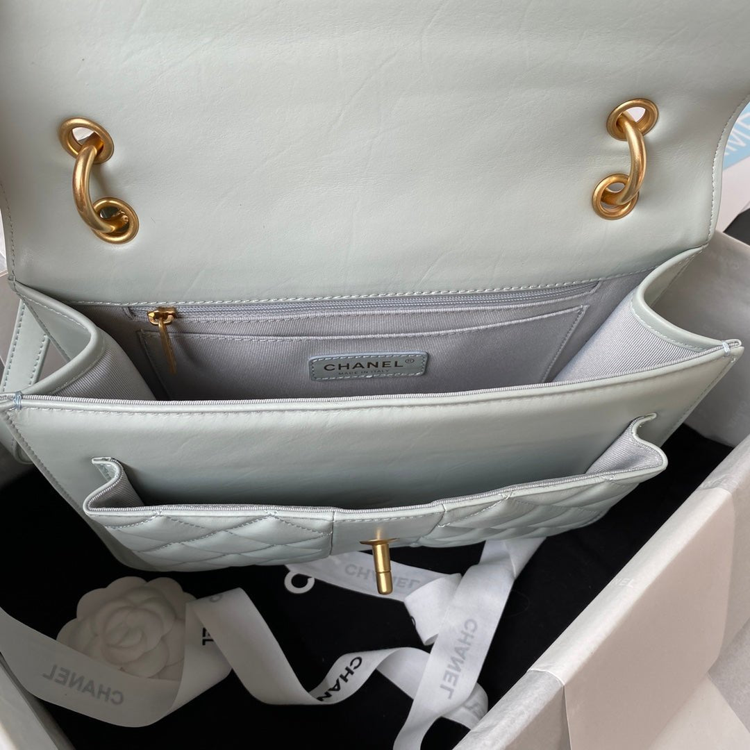 ＣＨＮＥＬCLASSIC FLAP BACKPACK ASH GRAY