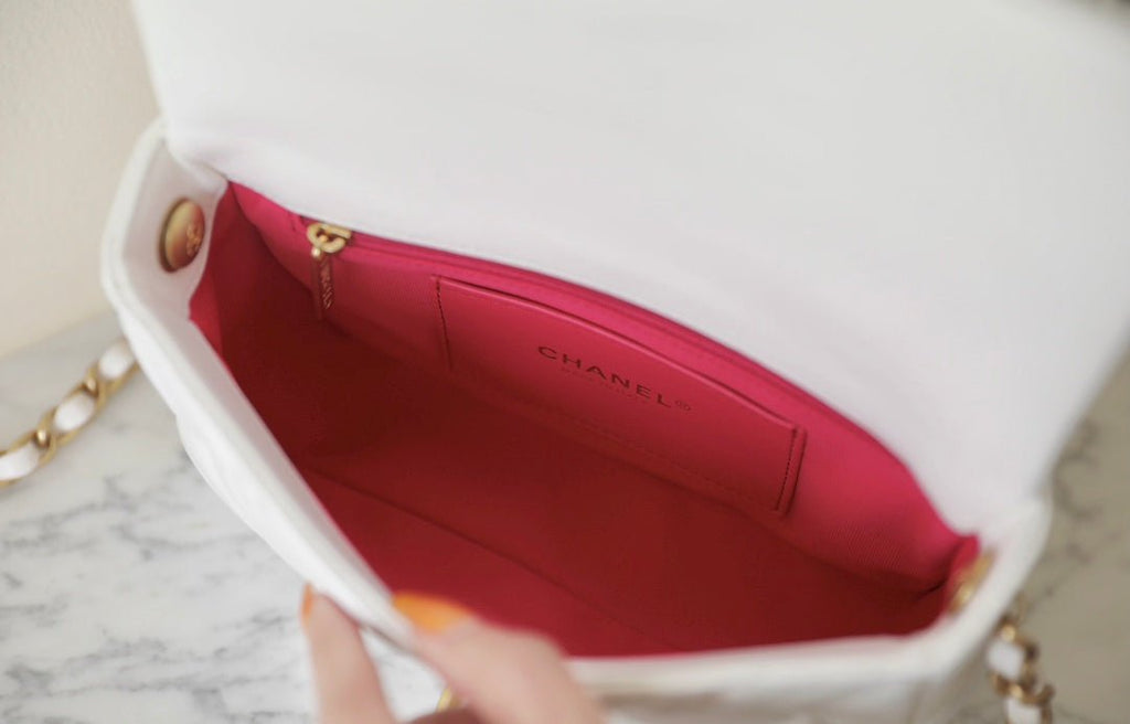 ＣＨＮＥＬHEART MINI FLAP BAG WHITE