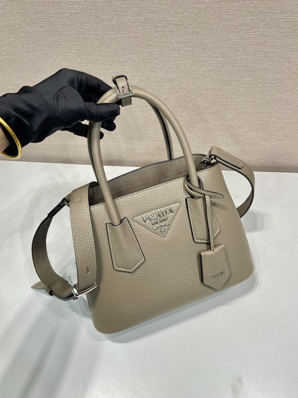 ＰＲＤＡ LEATHER TOTE BAG TAUPE GRAY