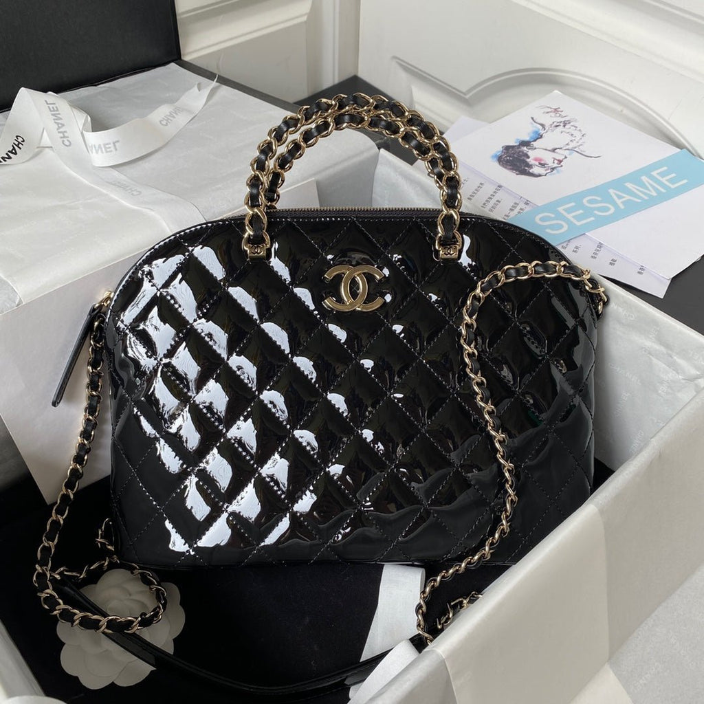 ＣＨＮＥＬPATENT LEATHER CHAIN TOTE BAG BLACK